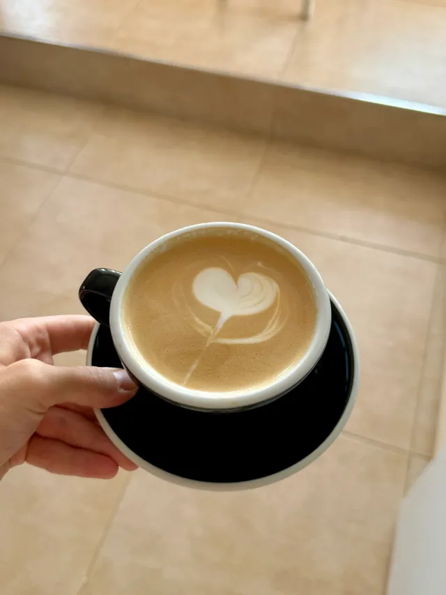 Coffee with latte art - Denis learning coffee brewing